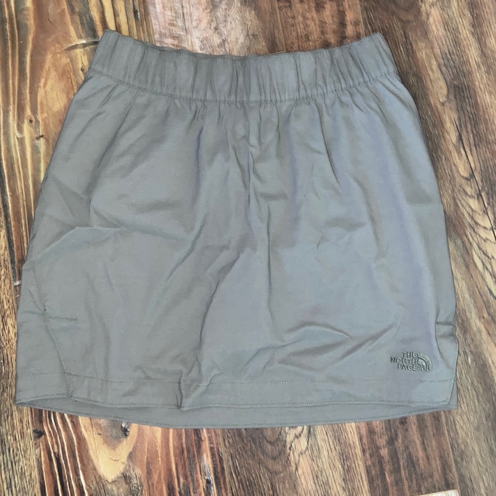 Womens North Face Tennis Skort size Small